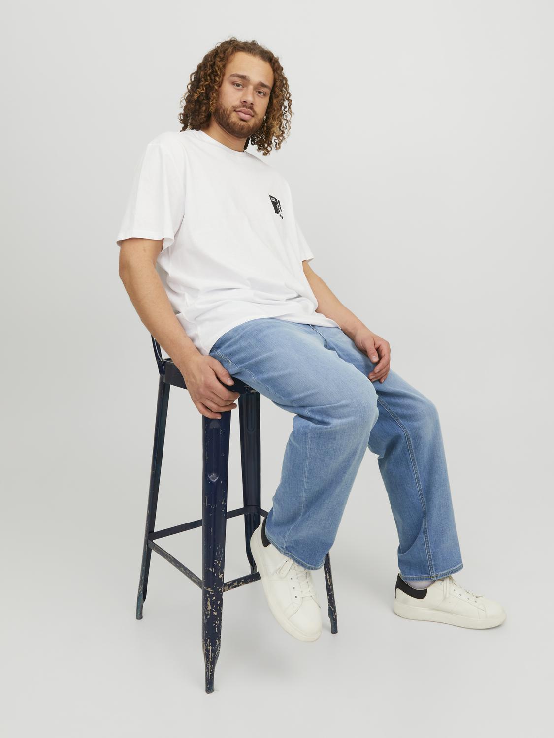 model_shot-creative
