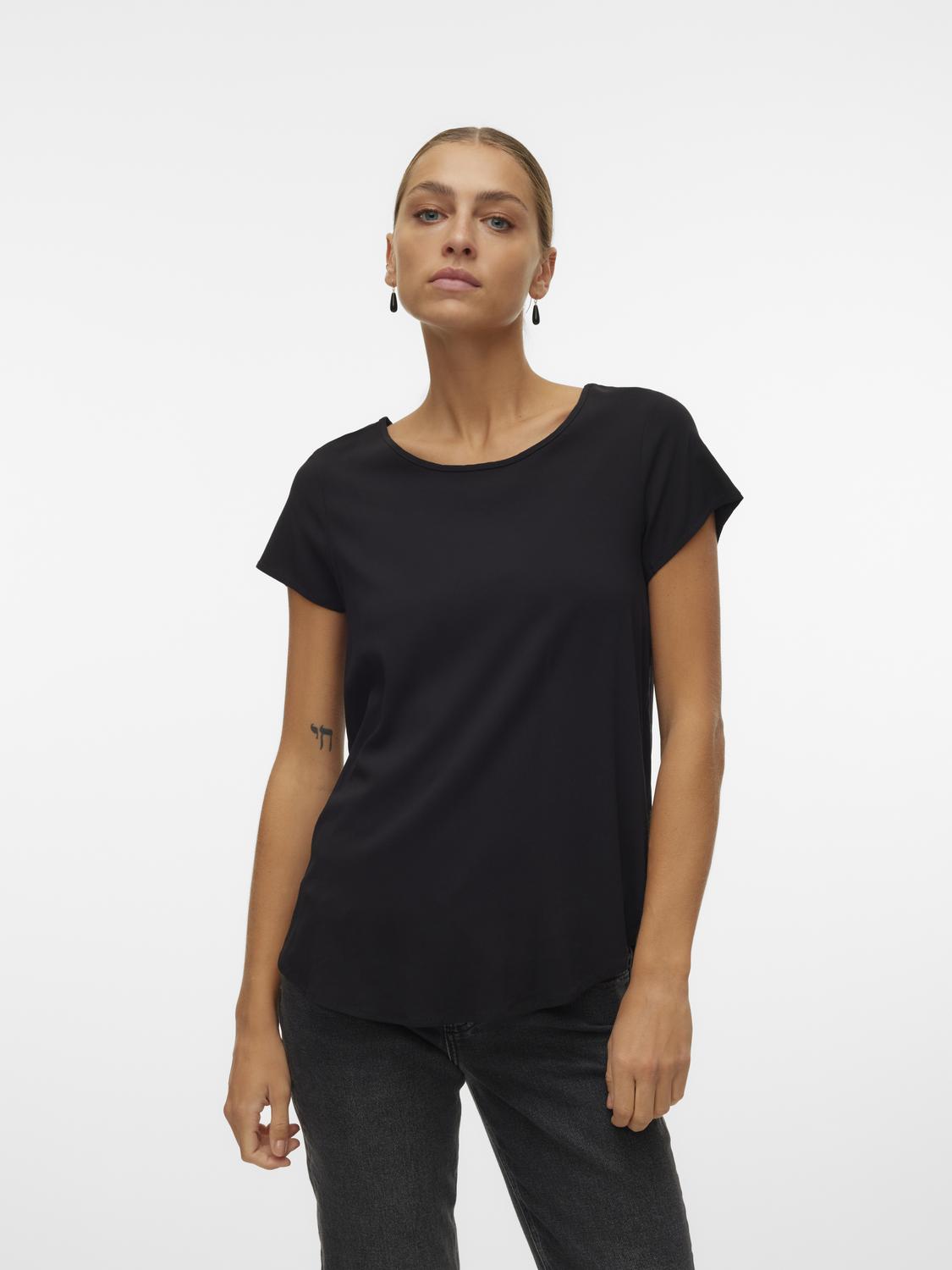 model_shot-front