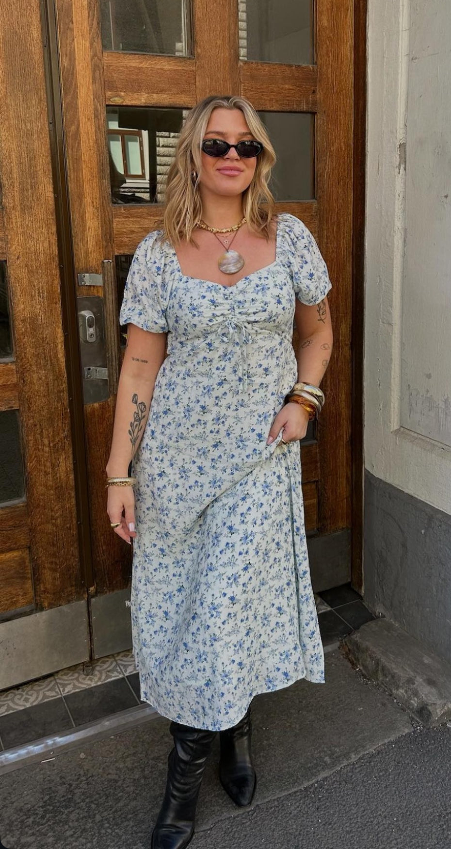 VMBELLA Midi Dress - Bit of Blue with blue flowers